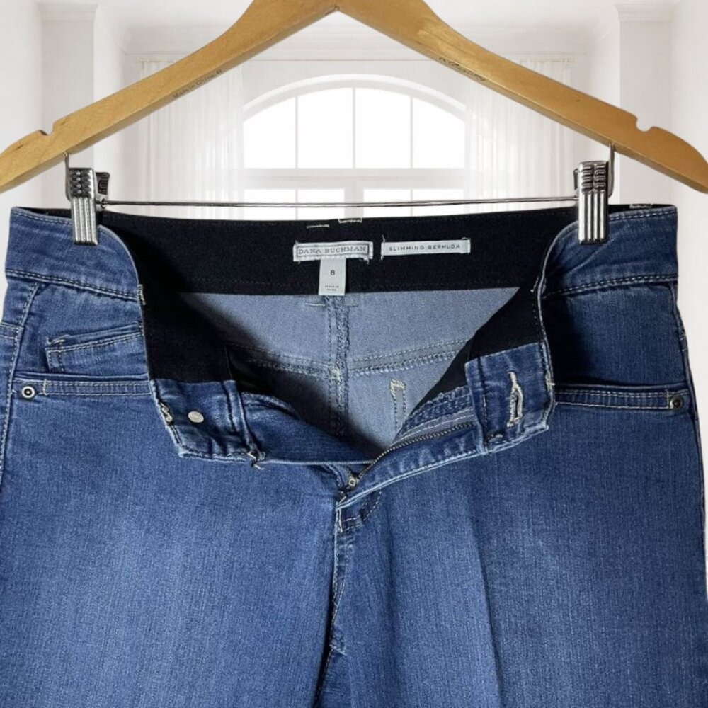 Dana Buchman Slimming Bermuda Jean Shorts Size 8 Stretch Mid Rise - Picture 9 of 13